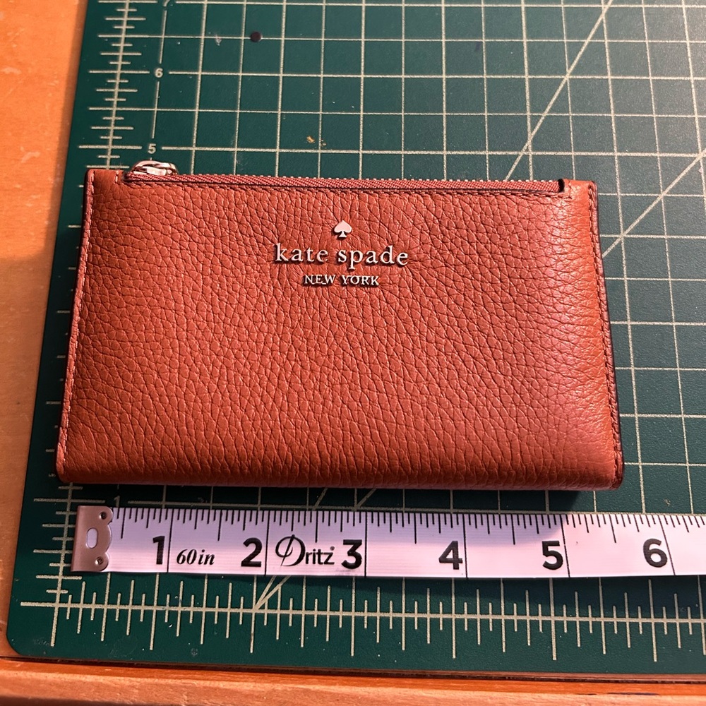 Kate Spade Small Slim bifold Leila Wallet in Pebbled Leather - Picture 5 of 8